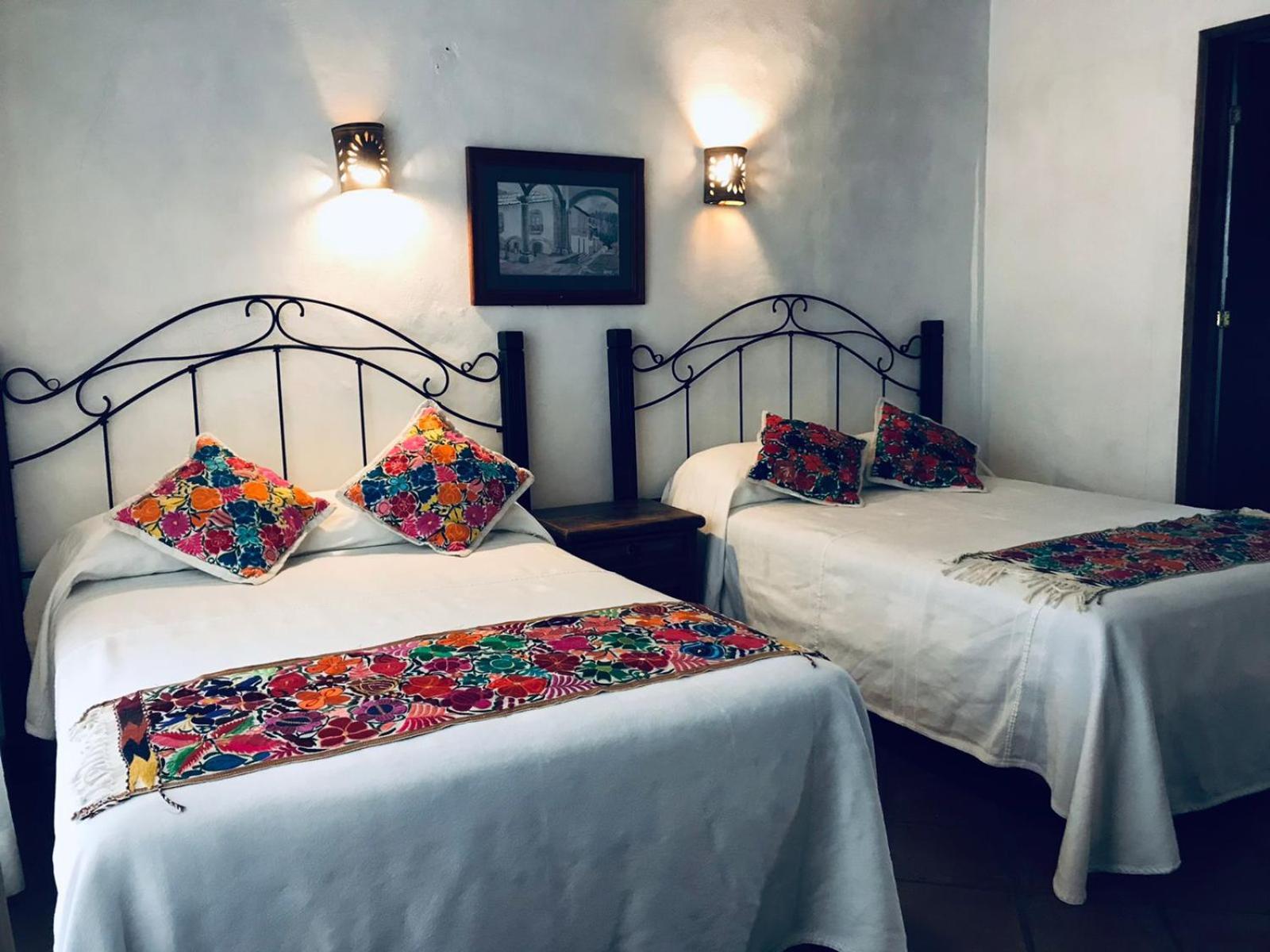 Posada Los Colorines Zinapecuaro Bagian luar foto
