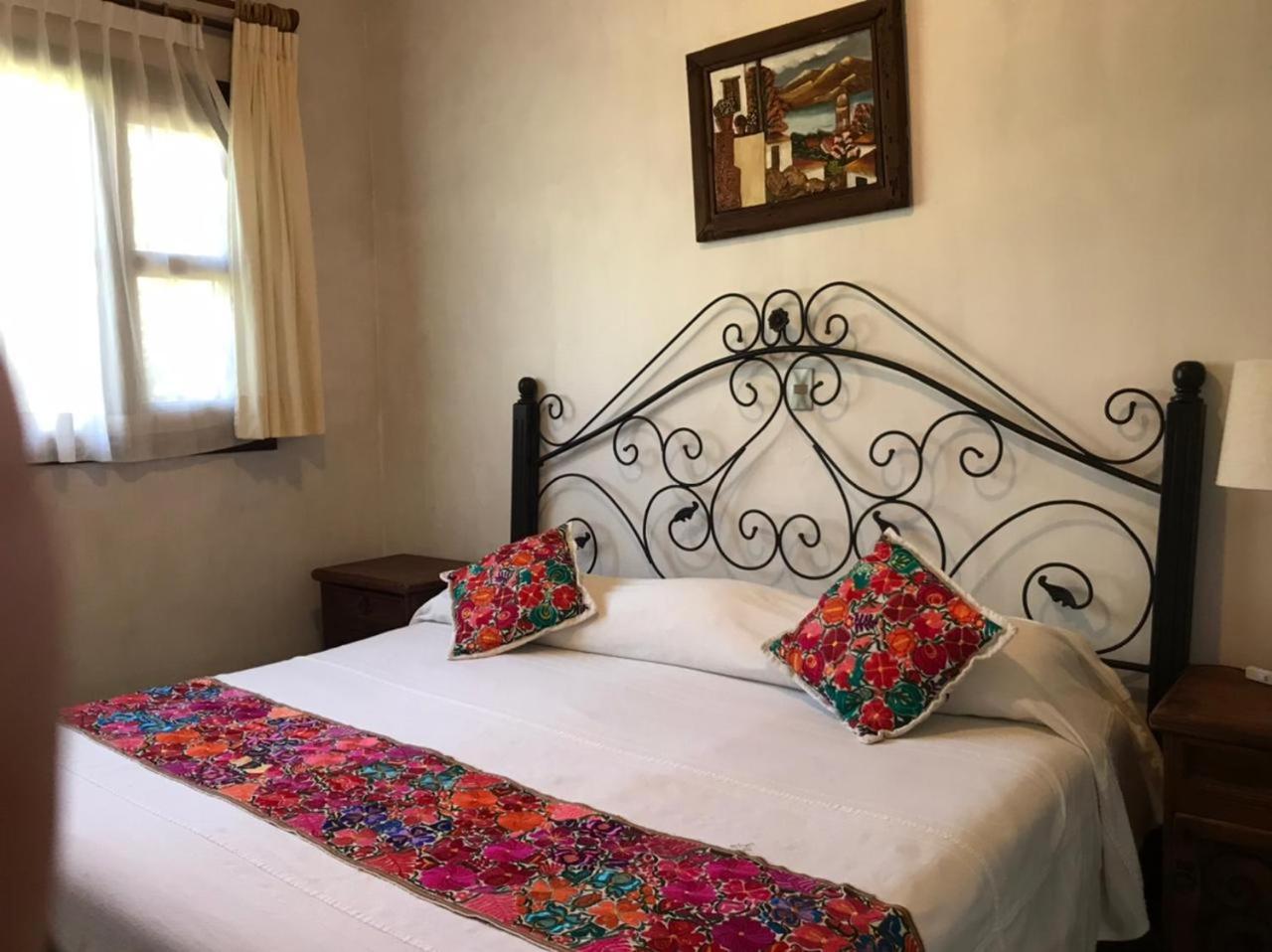 Posada Los Colorines Zinapecuaro Bagian luar foto