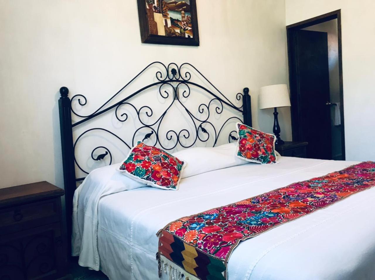 Posada Los Colorines Zinapecuaro Bagian luar foto